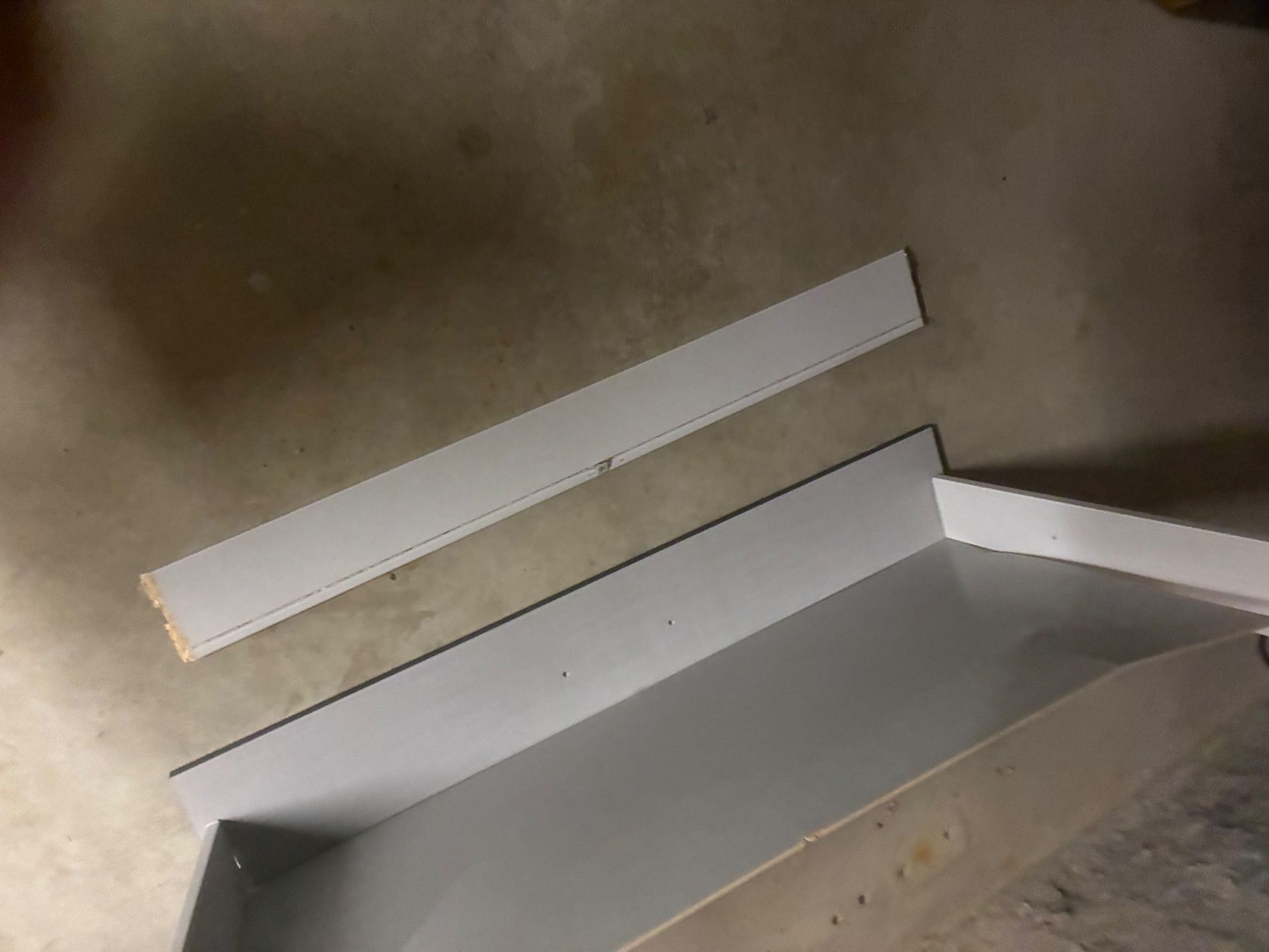 Armadi: Kleiderschrank (1 schublade defekt!) – Usato da Niederbipp venduto da Ffwch 3