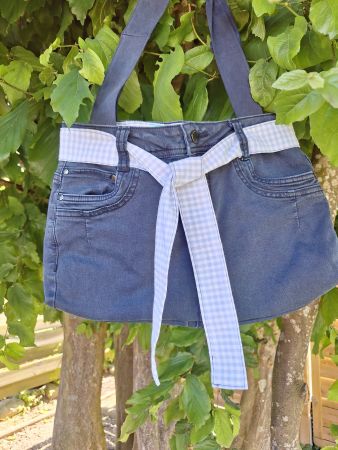 Damenumhängetasche blau, upcycling aus alter Jeans