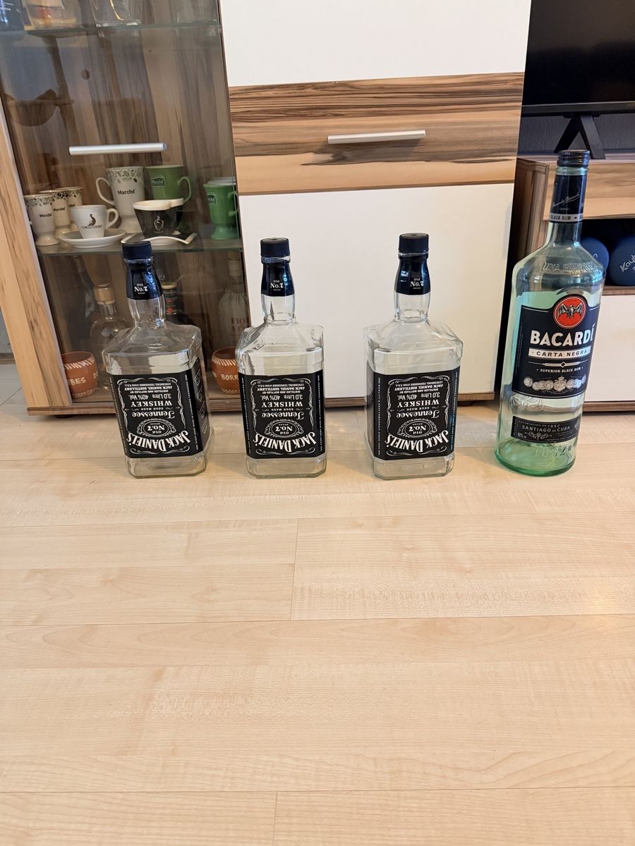 Bottiglie: Leere Flaschen whiskey 3 Liter – Usato da Bülach venduto da Kadafmafia