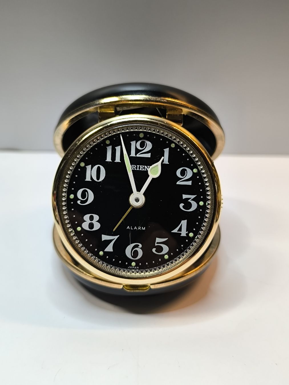 Wecker: Orient Reisewecker Modell ST302AZ schwarz  – Gebraucht aus Boniswil von ilk_qkq5