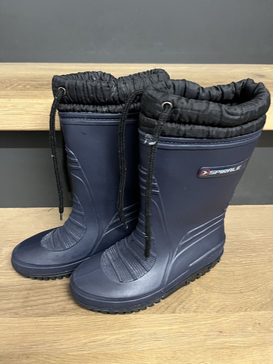 Scarpe da uomo: Gefütterte Gummistiefe Grösse 30 – Usato da Waldkirch venduto da son_wlp2