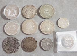 Silbermünzen und Silbermedaillenlot ca. 240 Gramm