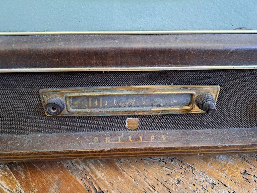 Philips Televisori: Vintage Philips Röhrenfernseher (Deko / Bastlerobjekt) – Usato da Flums venduto da Flumsantik 1