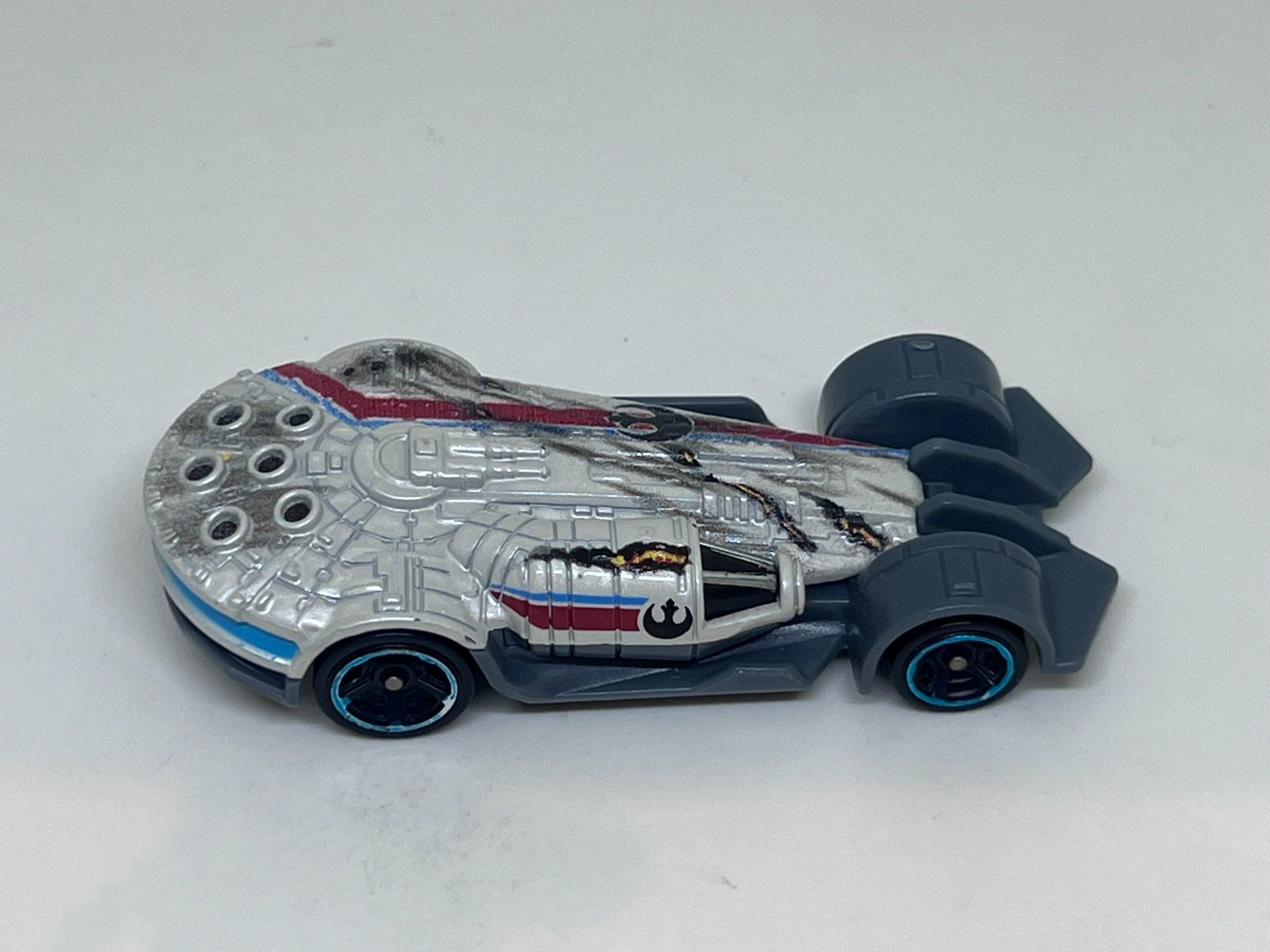 Hot Wheels Modellini d'auto: Hot Wheels Millennium Falcon #419 – Usato da Wildegg venduto da LaaBoutique 1