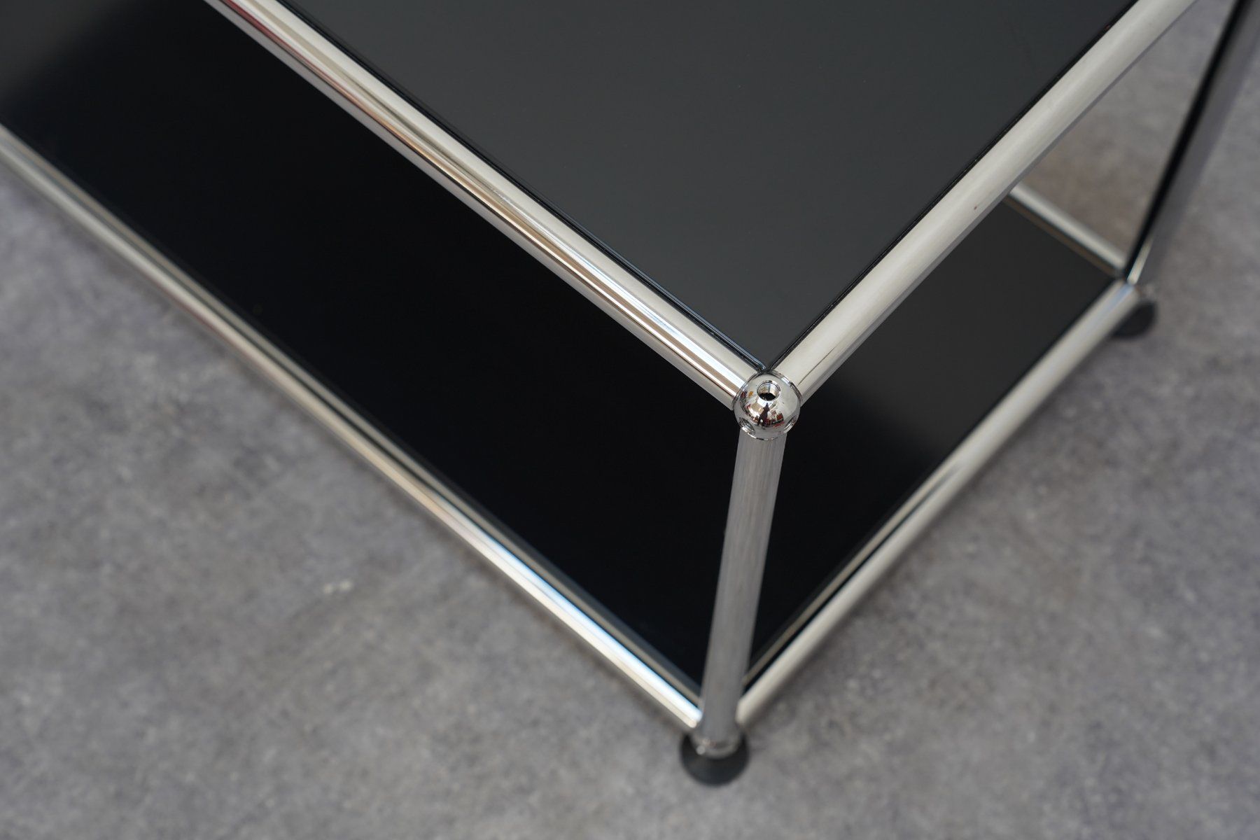 USM Tische: Table basse / d’appoint USM Haller – Gebraucht aus Bulle von ABELiAM 5