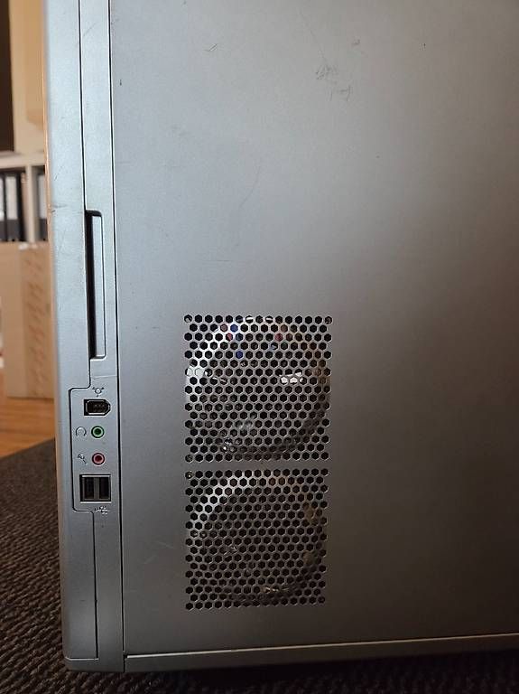 Custodie: Chieftec Tower Gehäuse ATX  inkl. HDD Halterungen  robust – Usato da Zimmerwald venduto da Chole 2