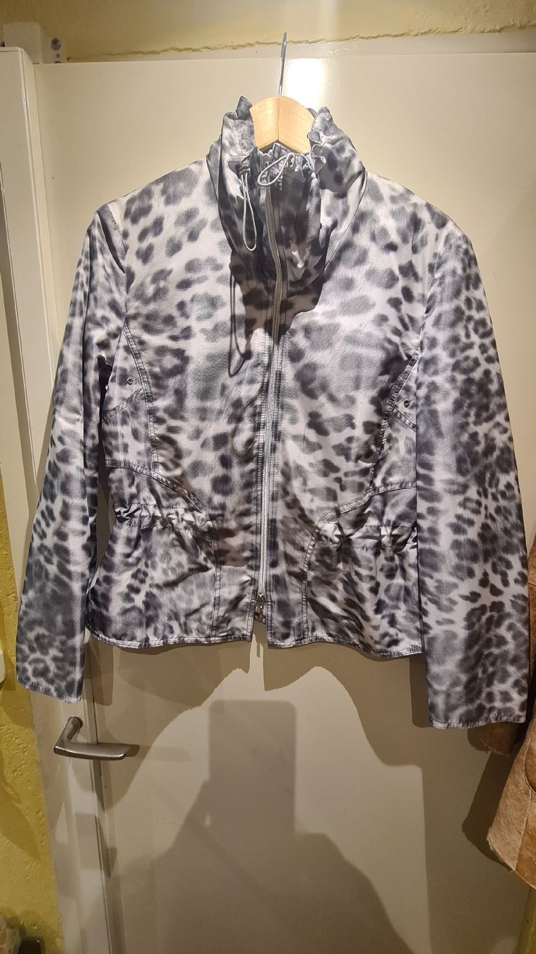Gerry Weber Jacken: Gerry Weber Übergangsjacke Gr. 42, Leopardenmuster – Gebraucht aus Dussnang von Mak13