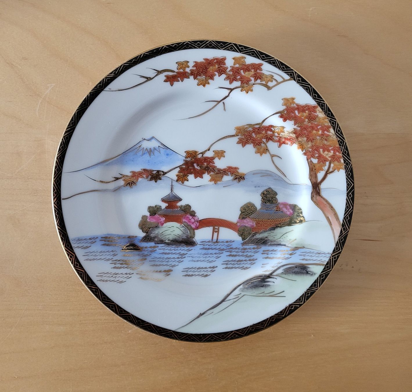 Set di piatti: Japanisches Tee-Service – Usato da Thun venduto da and_jnp8 6