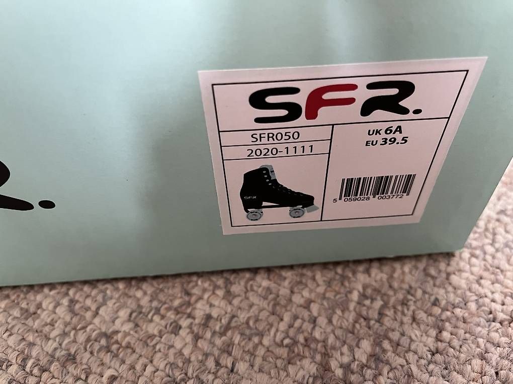 Pattini in linea & Pattini a rotelle: SFR Rollschuhe Gr. 39,5 – Usato da Uttwil venduto da julesonne 1