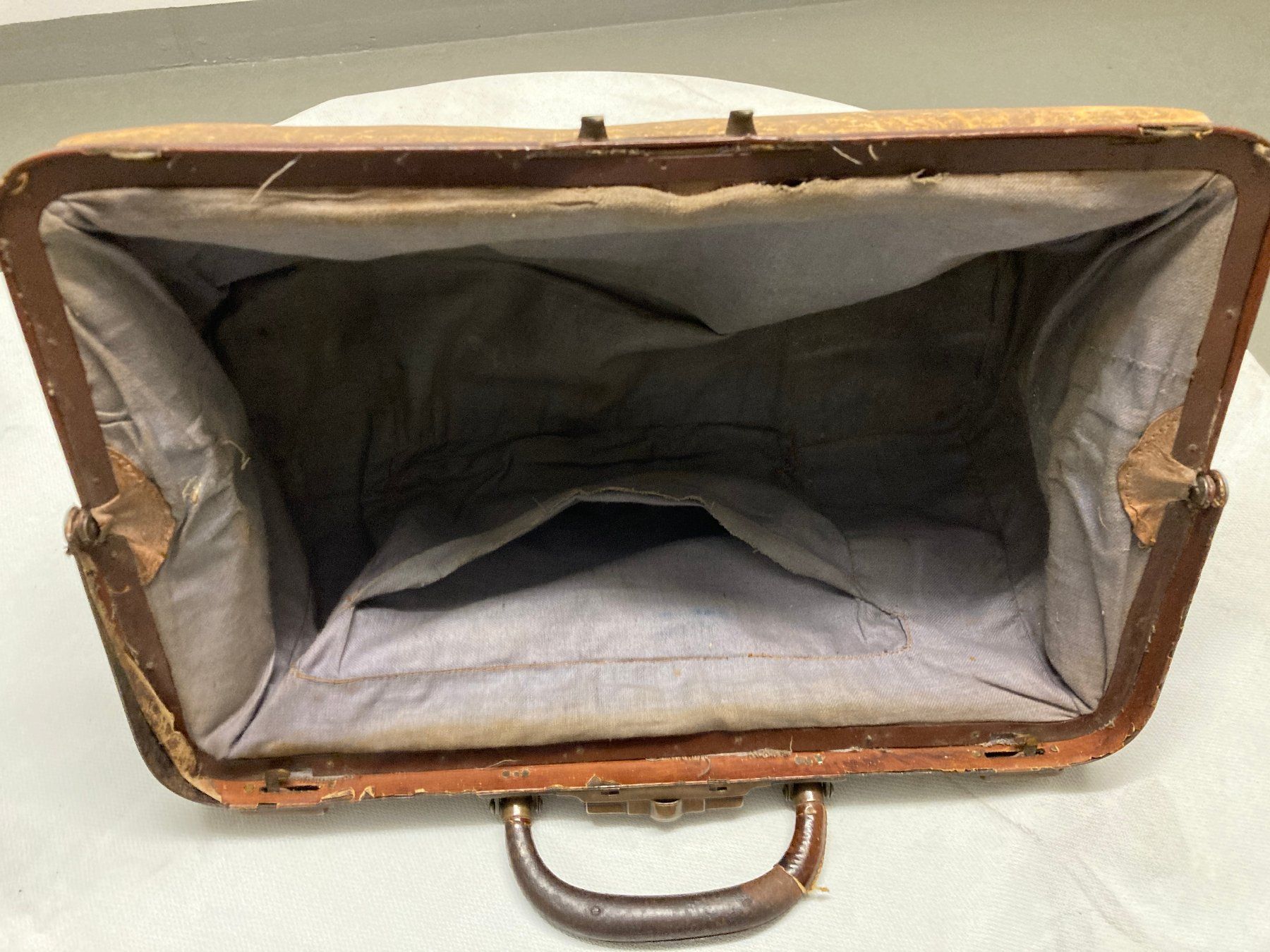 Valigie: Arztkoffer aus Leder, Vintage – Usato da Horgen venduto da Goros 5