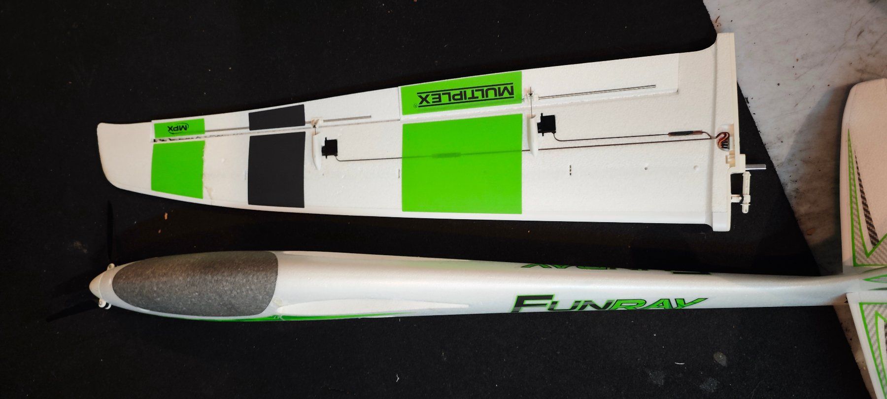 Multiplex RC Kits de montage: MULTIPLEX FUNRAY, Elektro RC Segler,2m spw, 4 Klappen – Défectueux à Pfaffhausen par seppentony 3