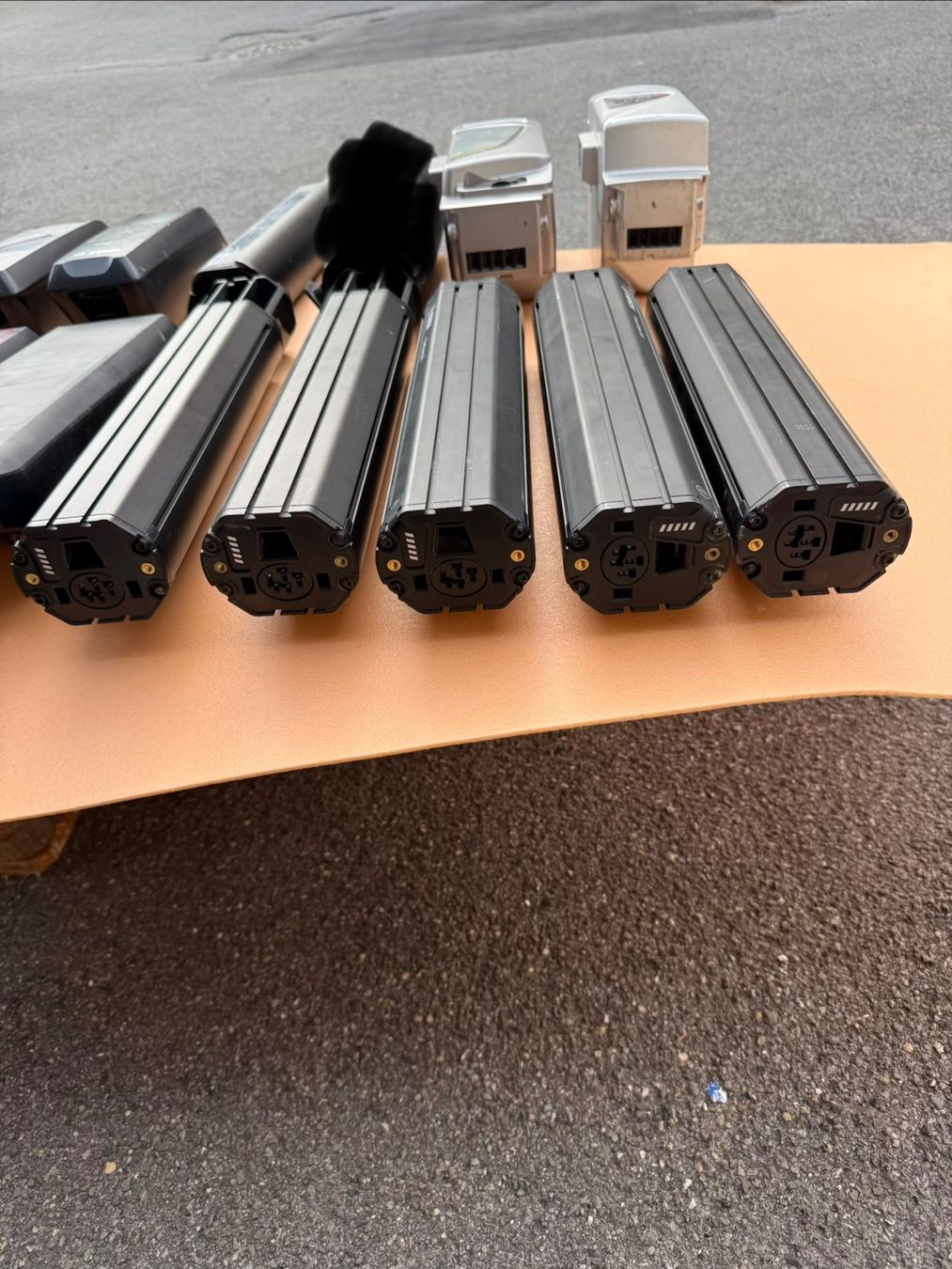 Bosch Batterie: Div.Akkus Bosch und Flyer(DEFEKT) – Difettoso da Oberentfelden venduto da lam_vj88 1