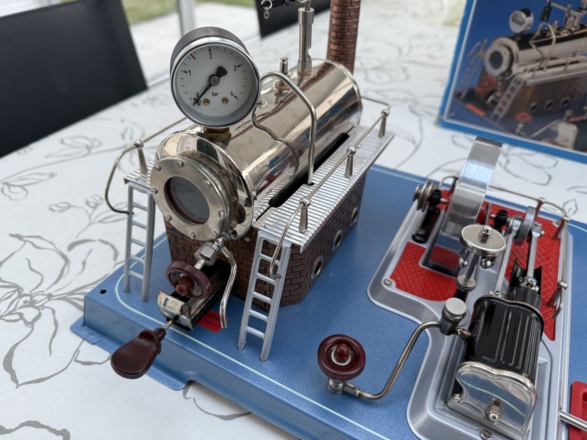 Wilesco Kit di modellismo & Modellini statici: Dampfmaschine Wilesco D20 – Usato da Solothurn venduto da guest99 1