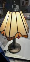 Tischleuchte Tiffany Stil Glas Metall beiger Schirm