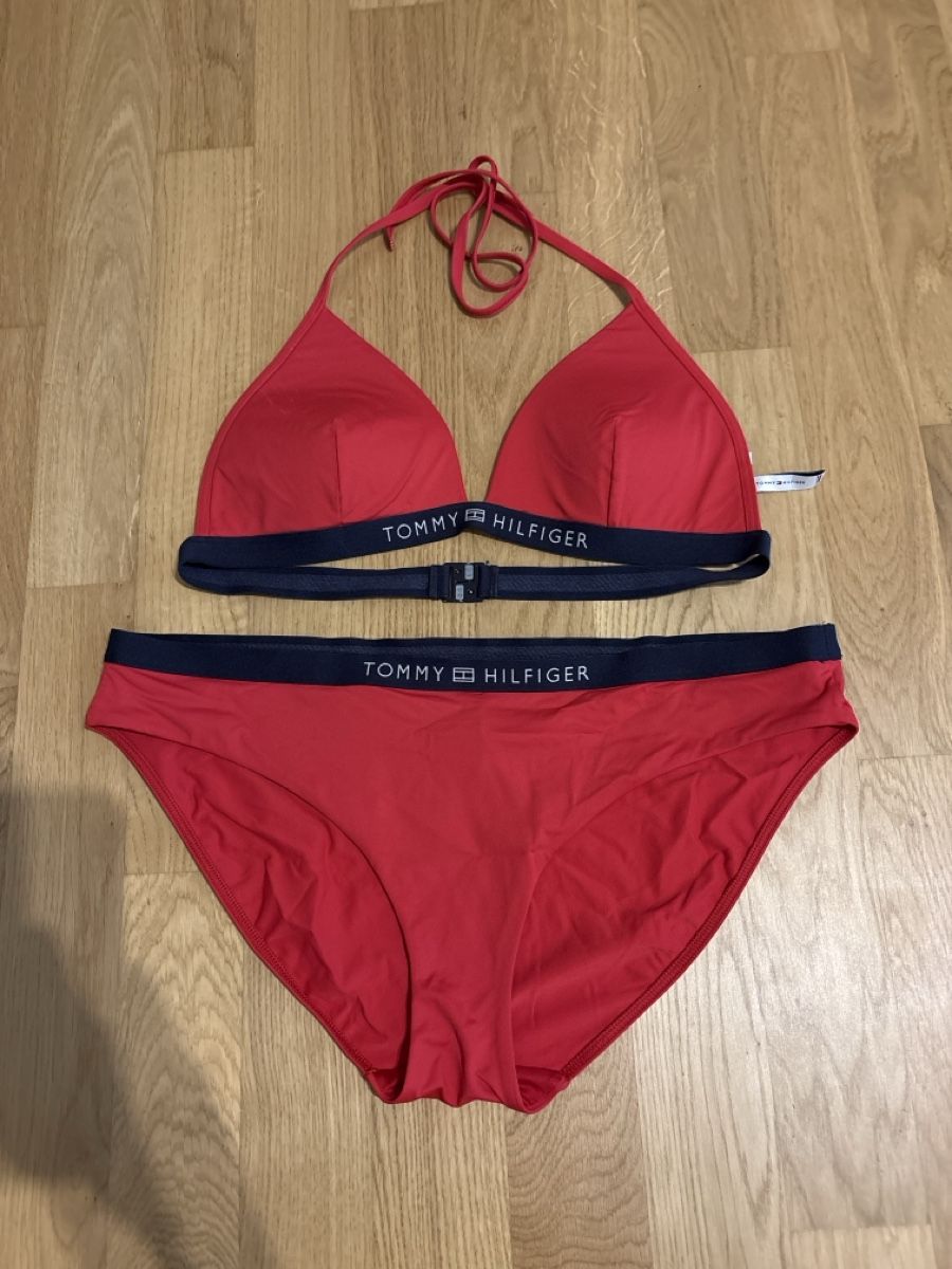Tommy Hilfiger Costumi da bagno & Bikini: Bikini Tommy Hilfiger Rot Grösse L – Usato da Rünenberg venduto da ZwergLi100
