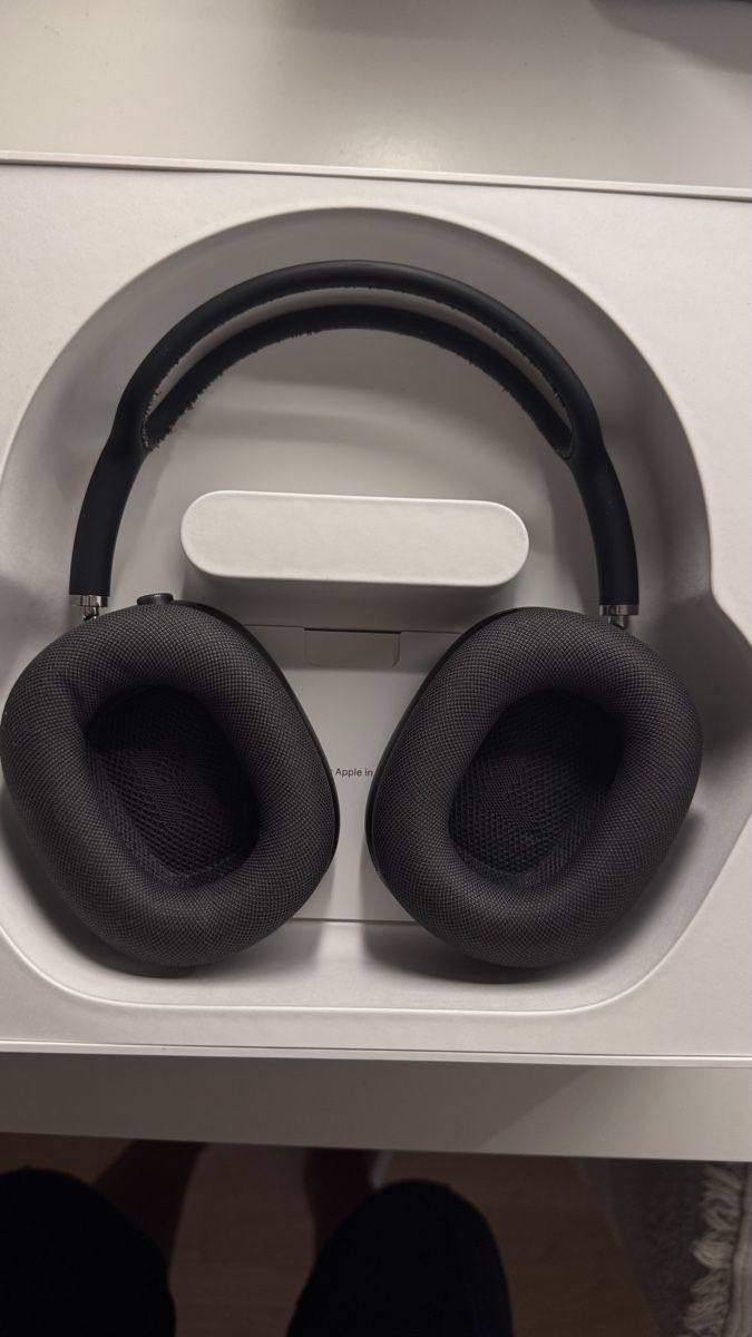 Apple Cuffie: Apple Airpods Pro Max Space Grey – Usato da Sissach venduto da jameliagr 3