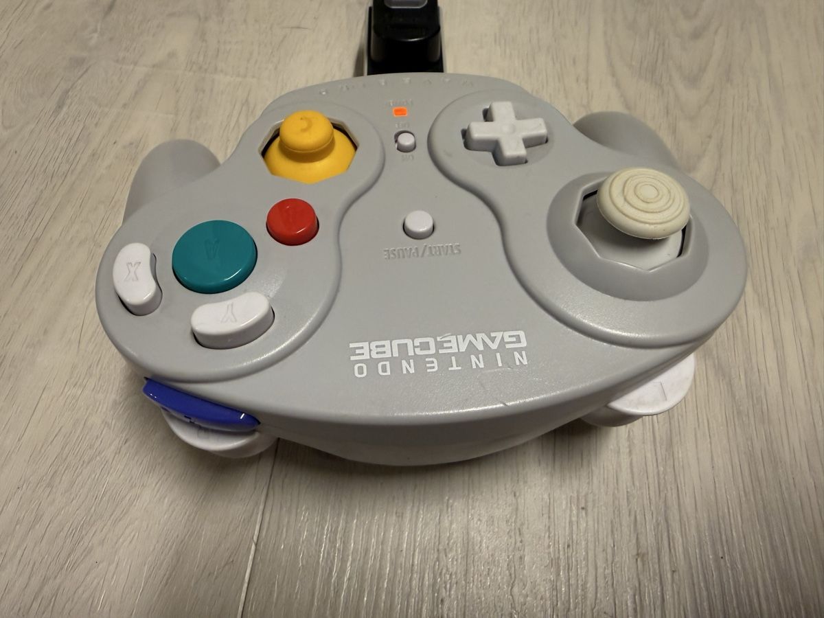 Nintendo Manettes: Nintendo GameCube WaveBird Controller + Original Empfänger  – D'occasion à Unterengstringen par Birchermuesli63 4