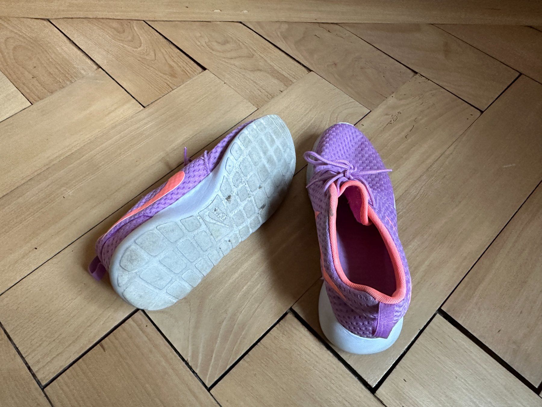 Nike Scarpe da donna: NIKE - Sneaker lila-rosa 39 – Usato da Zürich venduto da Diazaio 3