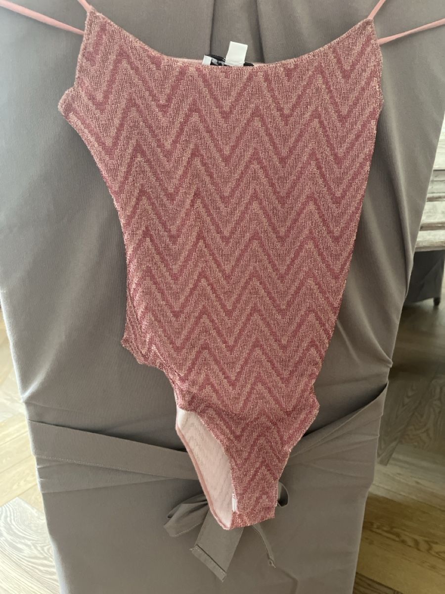 Blusen, T-Shirts & Tops: Subdued pink body size S – Gebraucht aus Rüschlikon von ant_5v7g