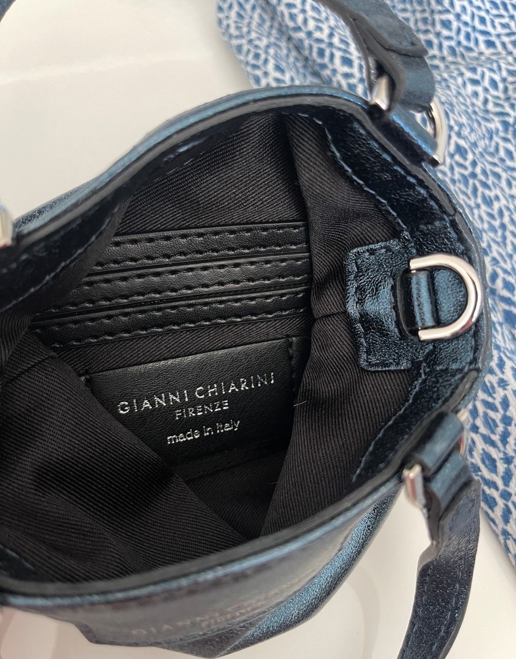 Gianni Chiarini Borse: Gianni Chiarini Mini Tasche Leder Metallic Blau – Usato da Zürich venduto da Recode.Fashion 9