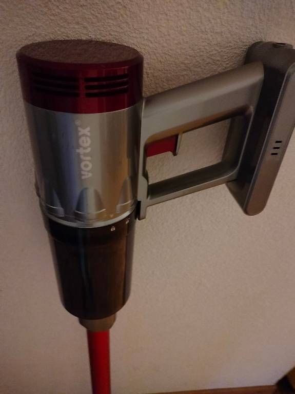 Aspirapolveri & Accessori: Aspirateur balais électrique – Usato da chavannes venduto da firstuser 1