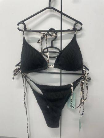 Schwarzer Ripp-Bikini mit Leo-Print, L