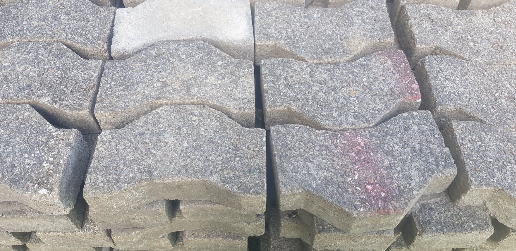 Rivestimenti per pavimenti: Verbundsteine Pflastersteine Gehwegplatten – Usato da Ennetbühl venduto da Ennetschuel 1