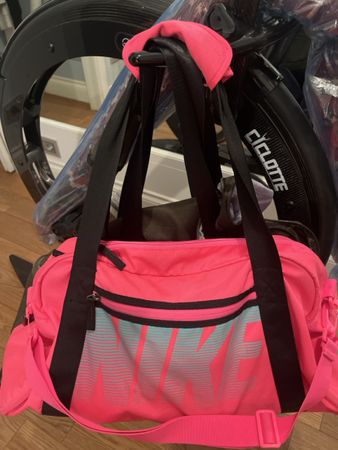 Nike sports bag fuchsia