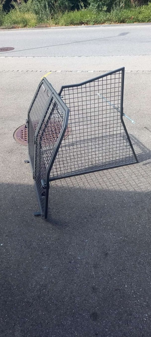 Cages, transport & sécurité: Hundegitter – D'occasion à Steffisburg par bugre777 4