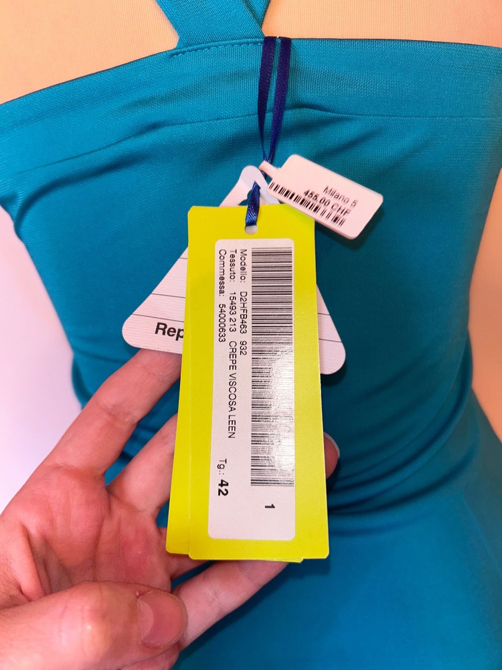 Versace Vestiti: Versace Jeans Cocktailkleid – Nuovo e nell'imballaggio originale da Davos Dorf venduto da Juszy-Shop 2