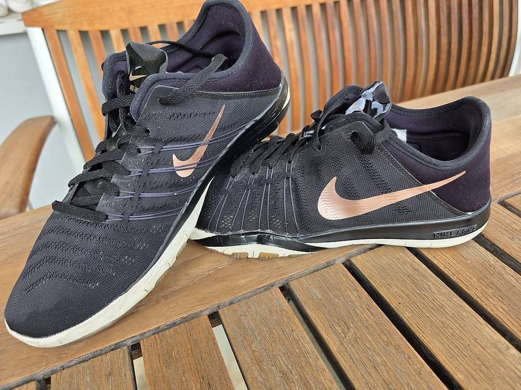 Nike Scarpe da donna: Nike free Damenschuh – Usato da Heimberg venduto da Cpidu