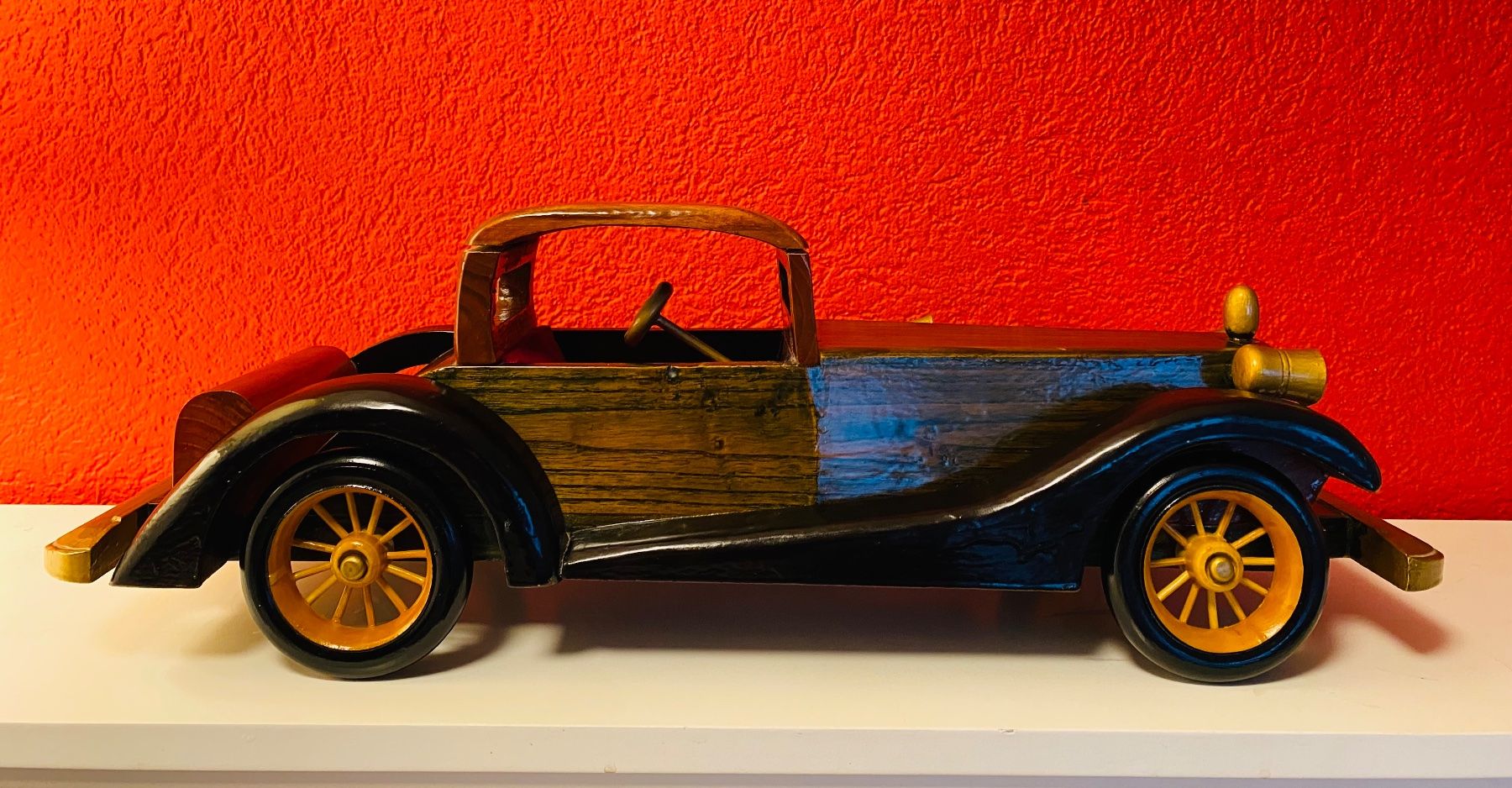 Modellini d'auto: Handgefertigtes Oldtimer Holzauto - Vintage 55cm – Usato da Zäziwil venduto da Emlea