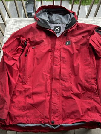 Rote Haglöfs Gore-Tex Jacke, Top für den Herbst!