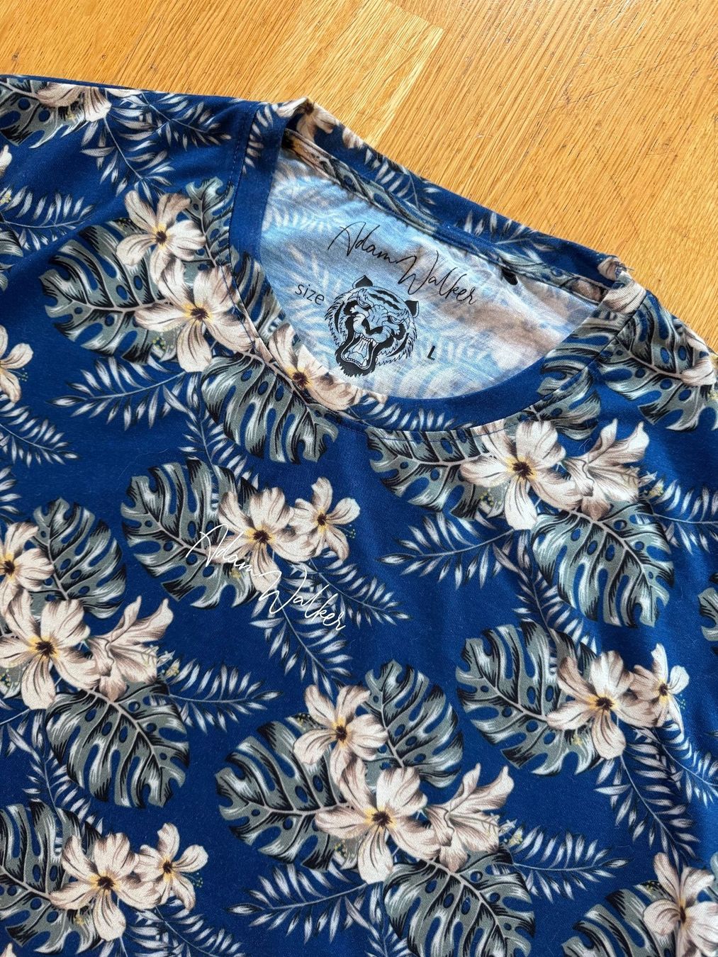 T-Shirts: T-Shirt der Marke Adam Walker – Gebraucht aus Spiez von HomeShoppingSpiez 1