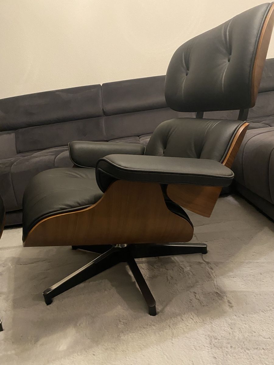 Eames Poltrone: Lounge Chair Nussbaum – Usato da St. Gallen venduto da Austin-1974 1
