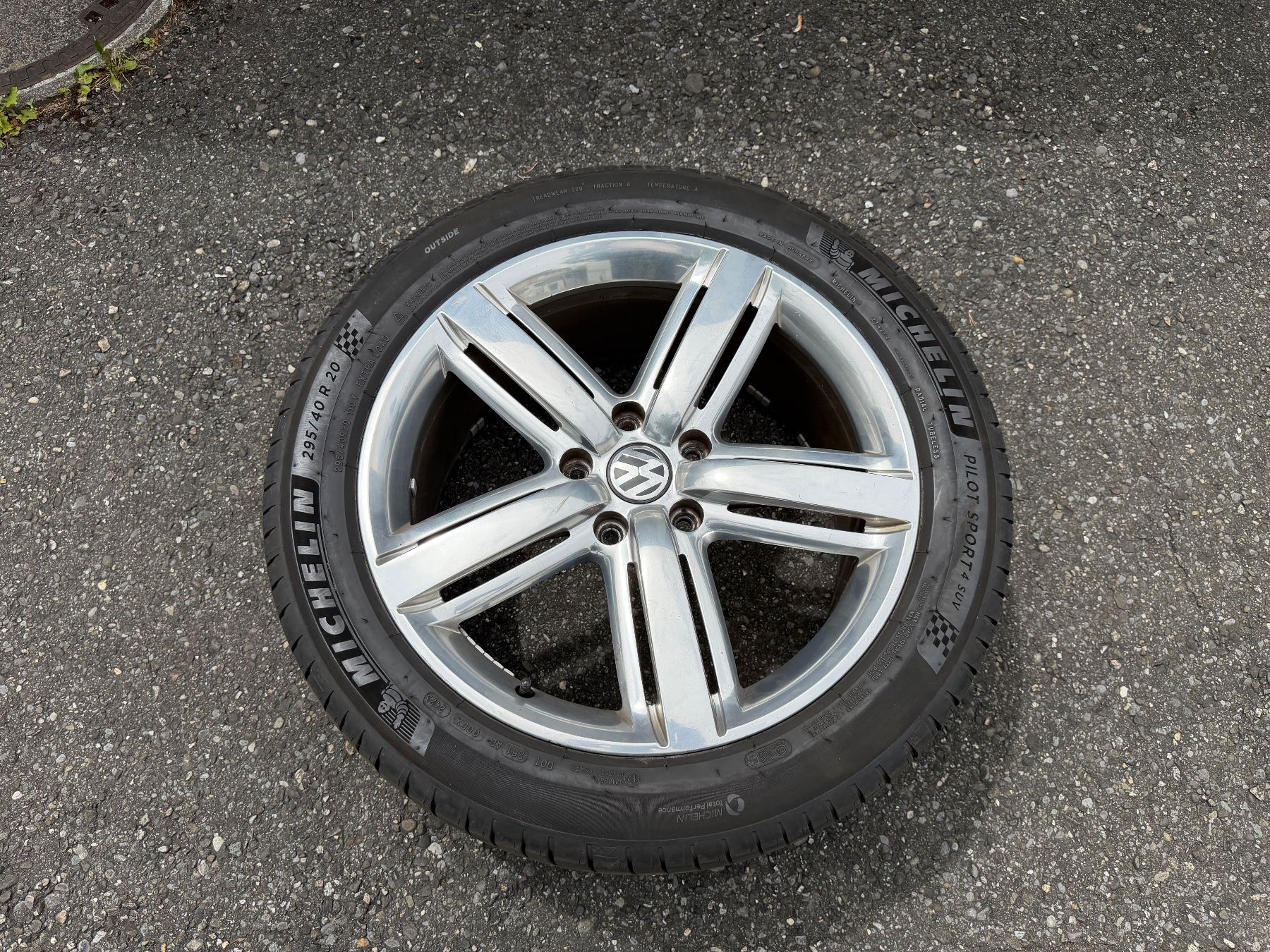 Volkswagen Pneumatici & Ruote complete: VW Touareg Original Felgen – Usato da Muri AG venduto da Marati 1