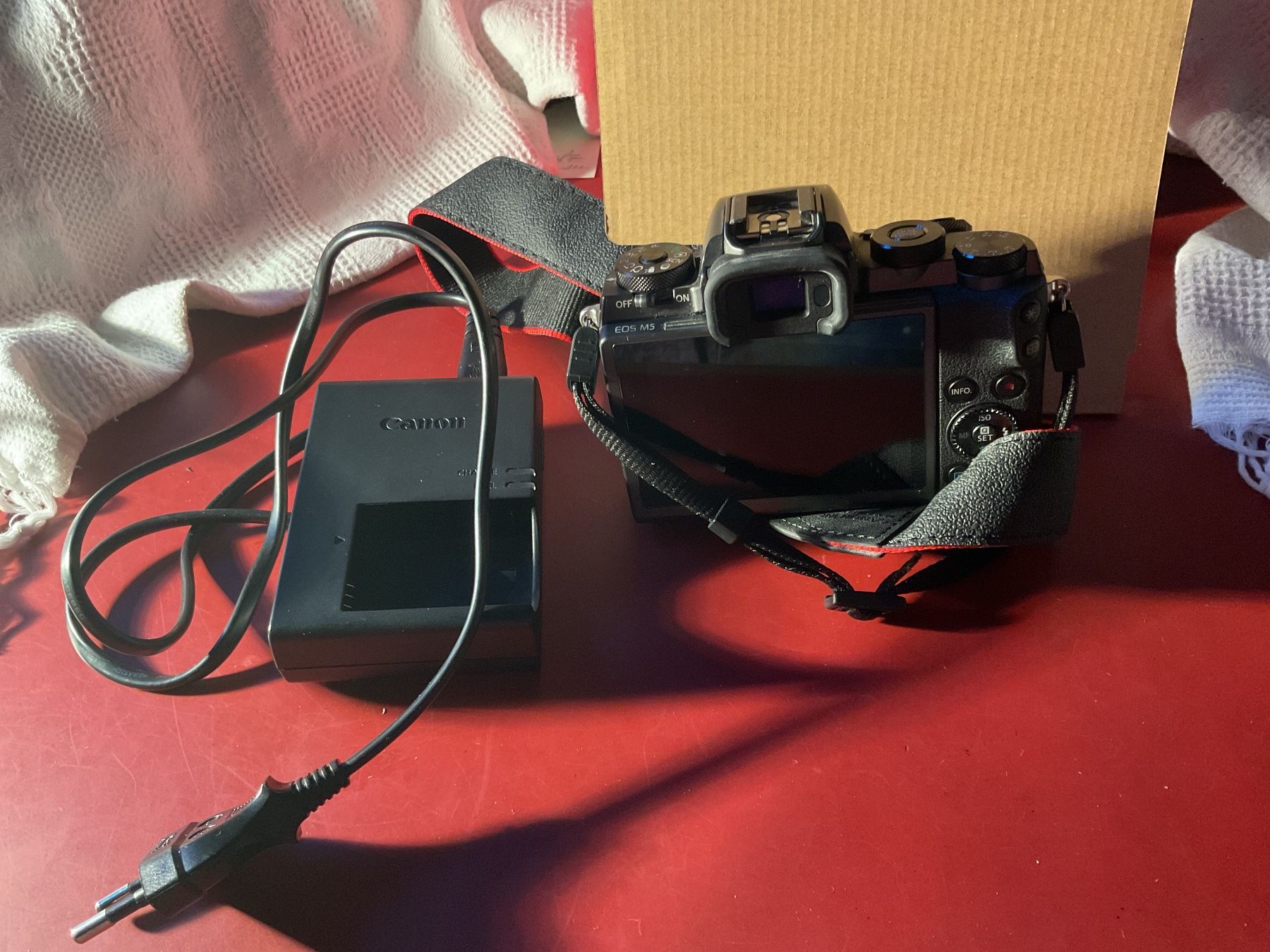 Canon Kamera: Canon EOS M5, neu, nur Body, mit Ladegerät – Neu (gemäss Beschreibung) aus Tecknau von Gluschtikum 9