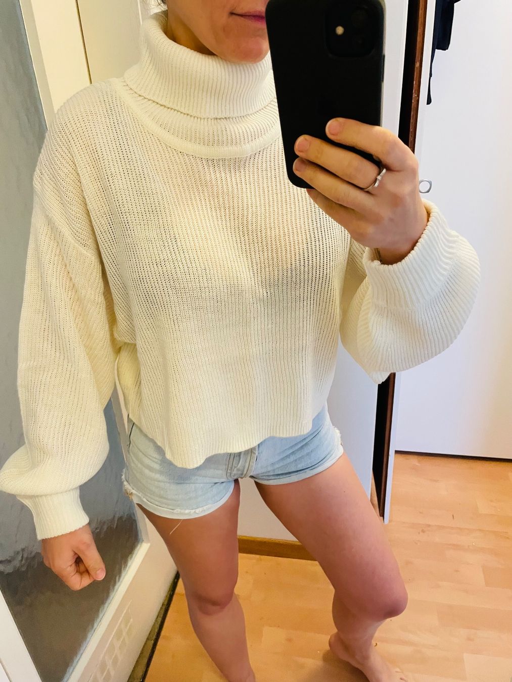 H&M Pulls & Sweat-shirts: H&M Mid-season crop pullover 38/M – D'occasion à Zürich par Angela_Fashion_Lover 5
