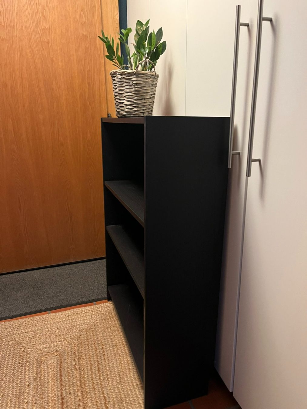 Ikea Regale: Bücherregal schwarz 3 Fächer gebrauchter Zustand – Gebraucht aus Berikon von xakanaka2001 1