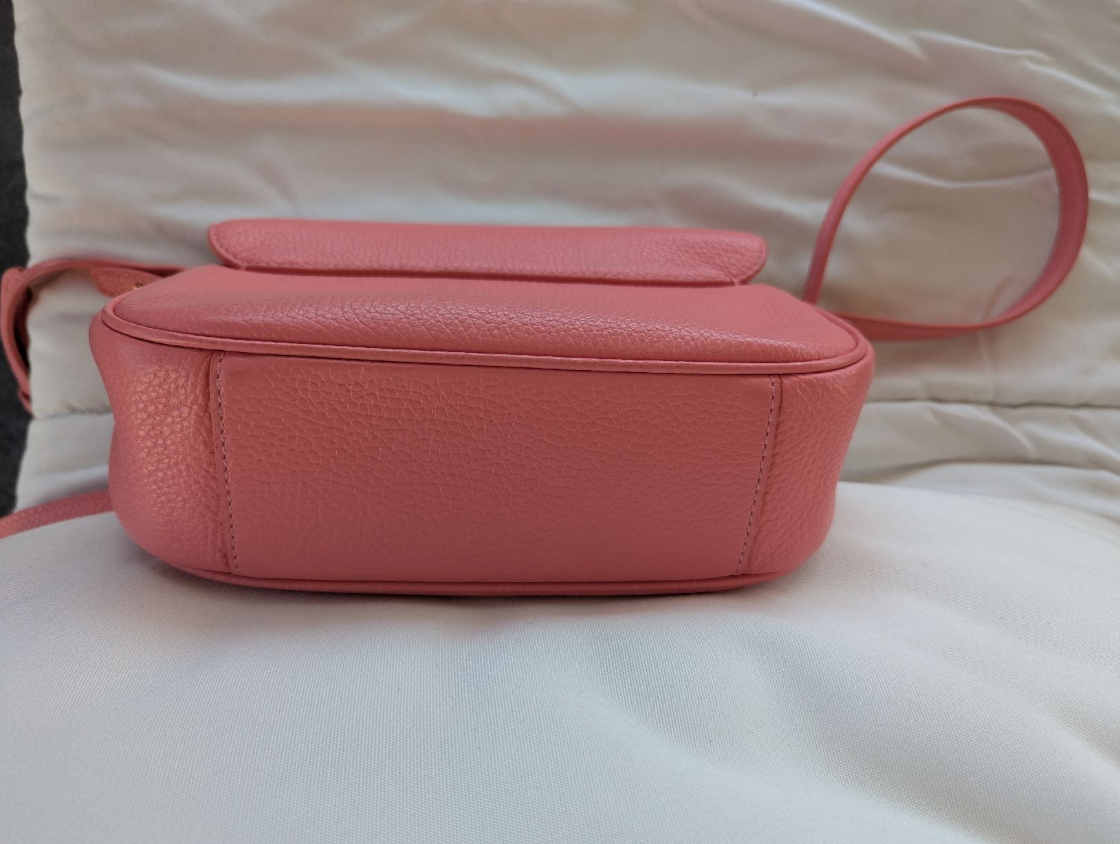 Coccinelle Borse da donna: Umhaengetasche Coccinelle pink Leder – Usato da Seengen venduto da sam_x5tk 6