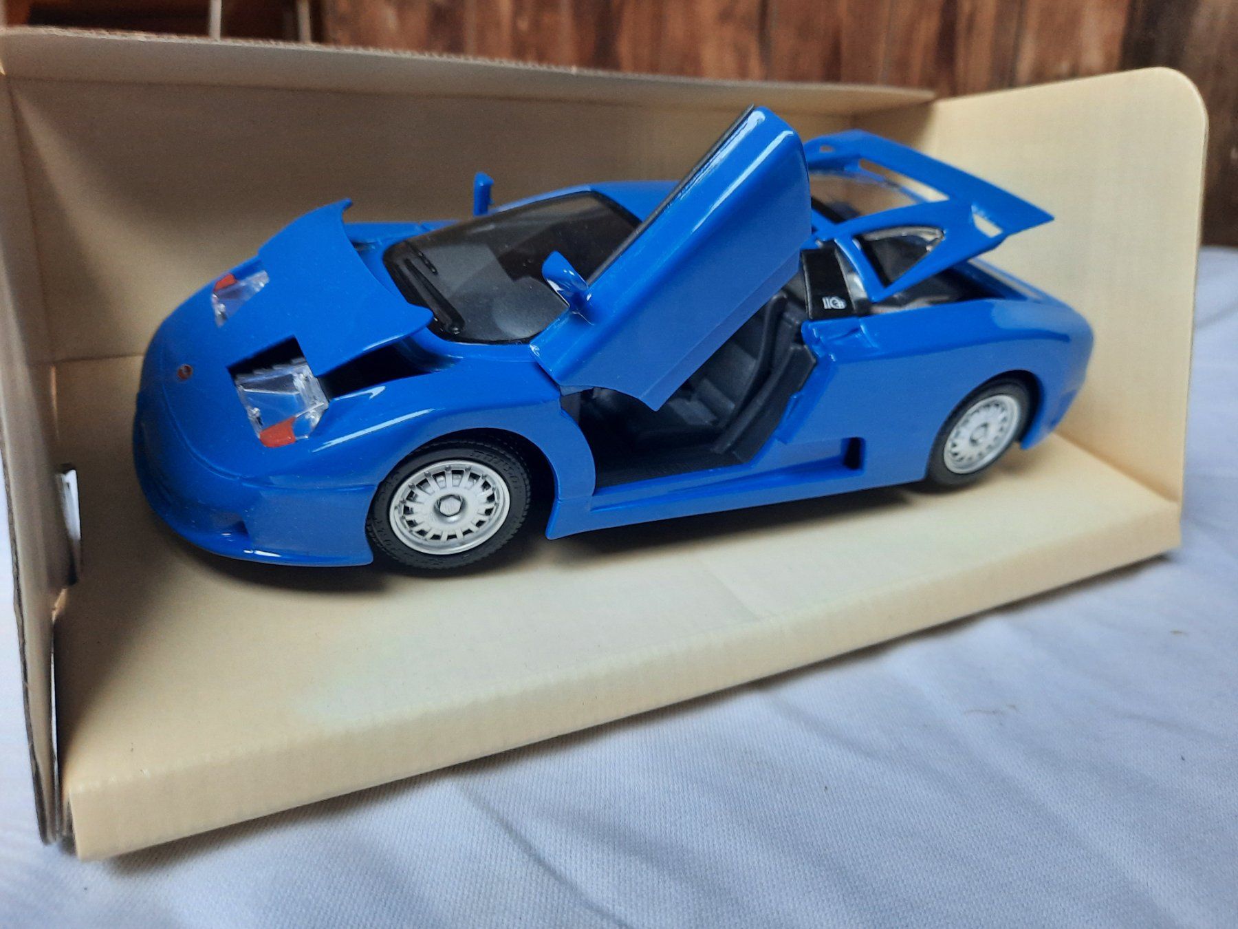 Modellautos: 3 Modellautos, Premium Model 1:24 – Gebraucht aus Weinfelden von JoeBaer 5