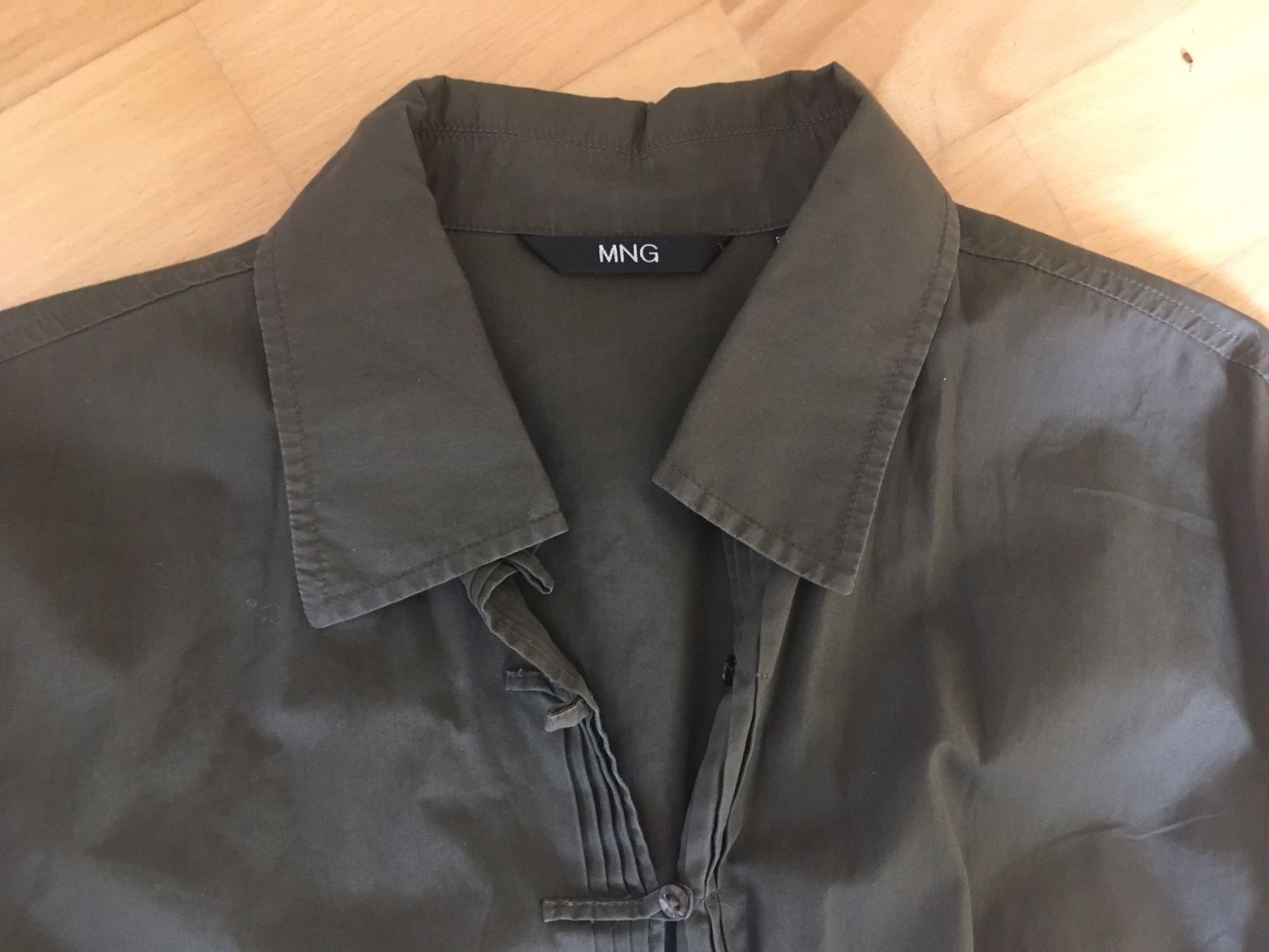Mango Camicette: Bluse von Mango MNG, Khaki Gr. M – Nuovo (secondo la descrizione) da Zürich venduto da mignonmignon 4