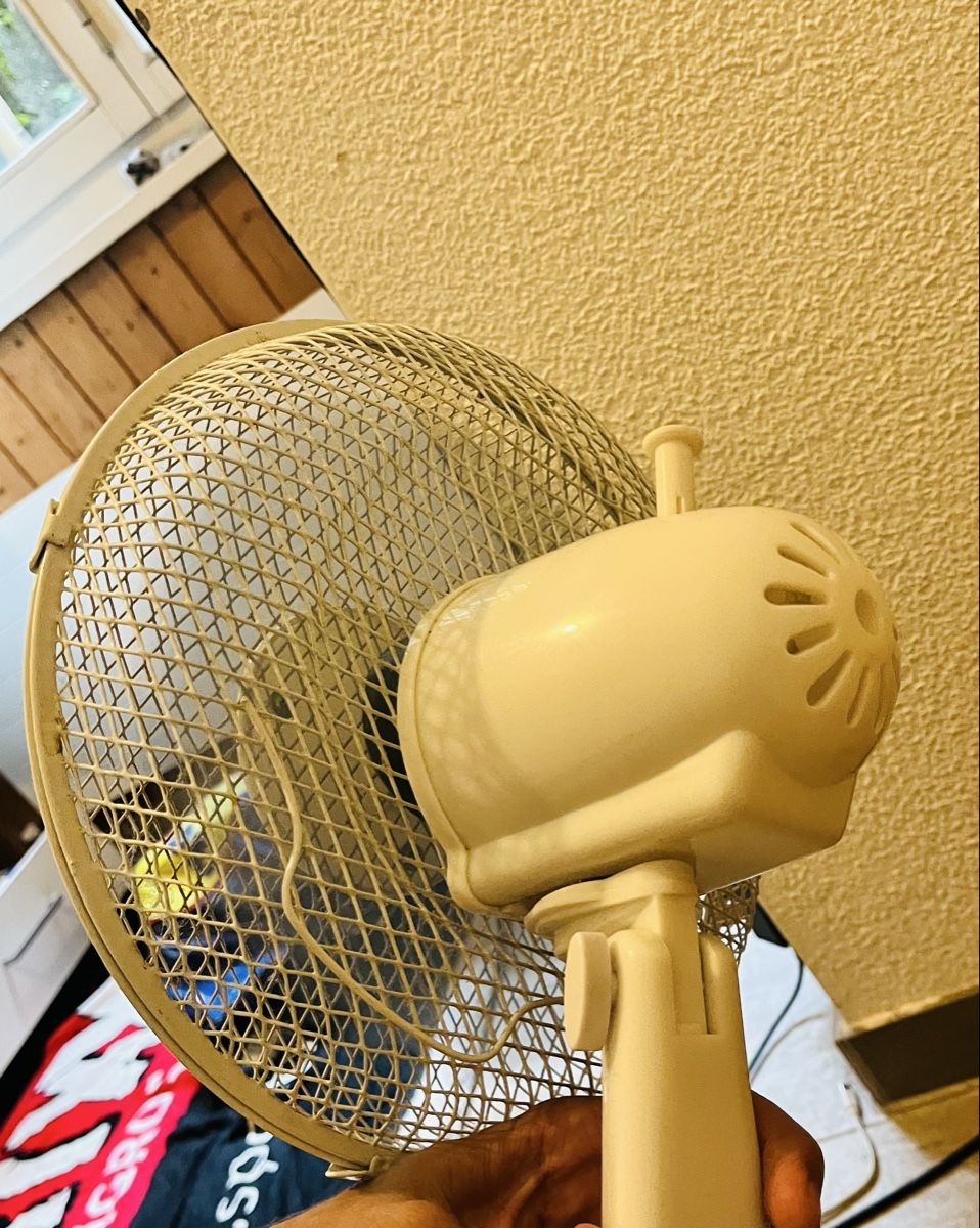 Ventilatoren: Tischventilator Intertronic weiss gebraucht – Gebraucht aus Flüelen von Xnoorzaihabibi 2