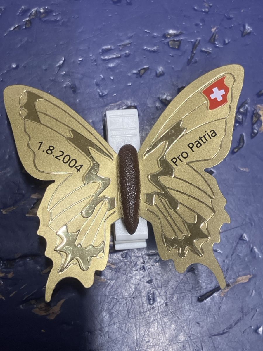 Swiss Placchette & Badge: Abzeichen Pro Patria Schmetterling gold 2004 – Usato da Erlenbach im Simmental! venduto da Simmentaler-Perlen