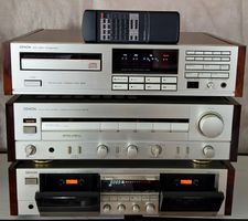 Seltene DENON High End Anlage Japan mit Holzseitenteilen