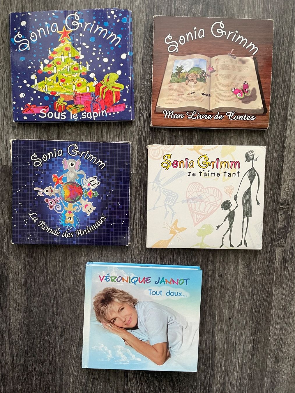 CD: 4 CD Sonia Grimm – Usato da La Plaine venduto da Biliblue