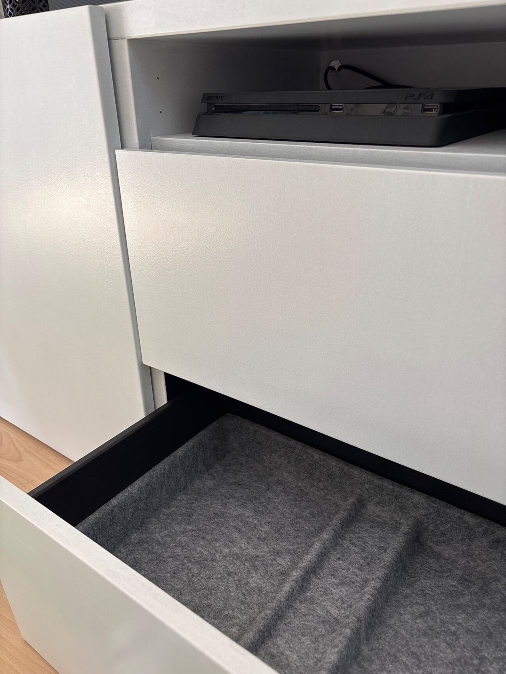 Ikea Regale: BESTA Regal – Gebraucht aus Schaffhausen von mikelcroft 1