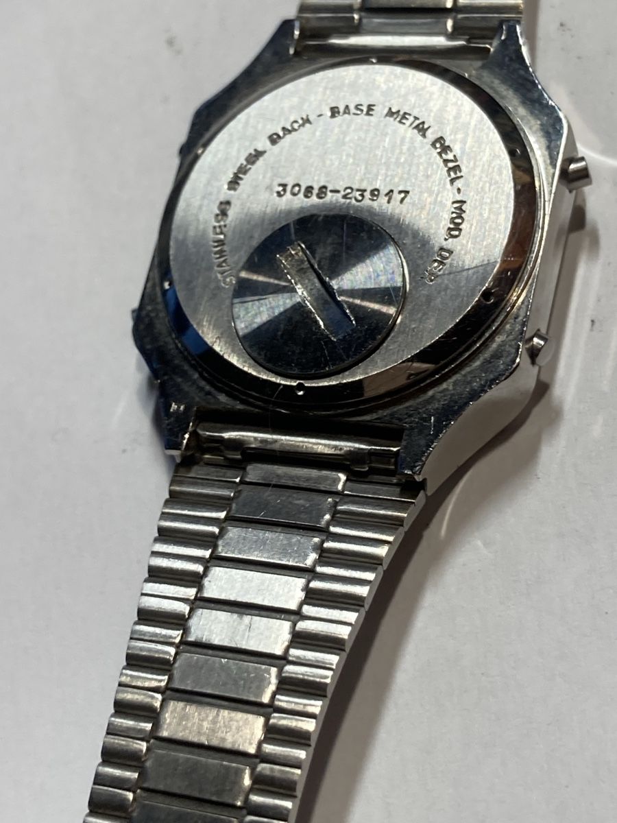 Orologi: Buler Lcd Vintage Uhr 35 mm Breit – Usato da Glattbrugg venduto da vintagemania 6
