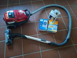 Electrolux; Staubsauger Modell UltraOne mit Staubsaugersäcke