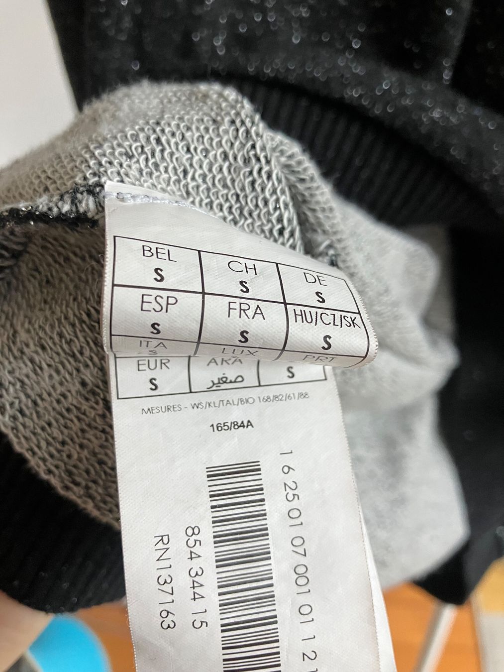 Promod Maglioni & Felpe: Pull Promod noir scintillant, taille S - Comme neuf! – Usato da St-Aubin-Sauges venduto da Sonia-Ka 4
